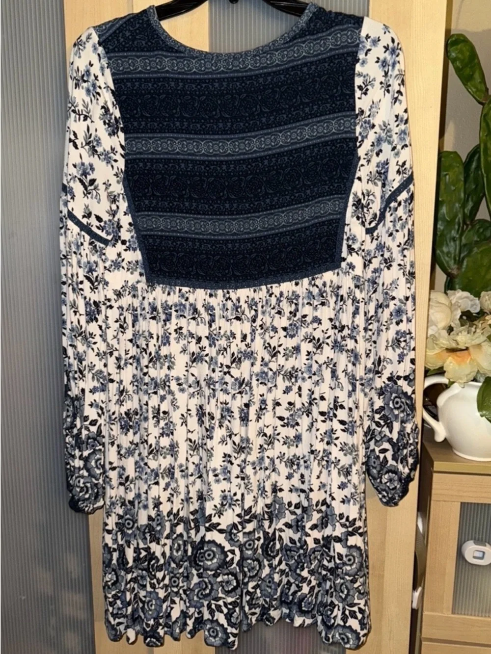 Spell Elle Dress Blue Floral V-Neck Boho Mini Dress size S - Picture 3 of 12